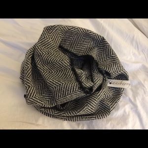 NEW Wool, black & white, infinity scarf